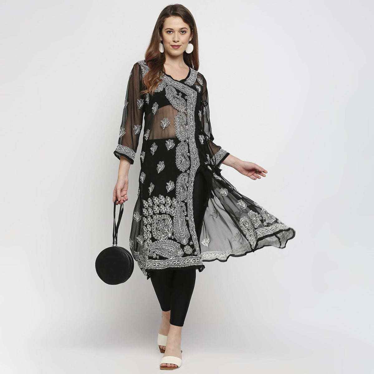 Timeless Charm of Chikankari - Indiankala4u