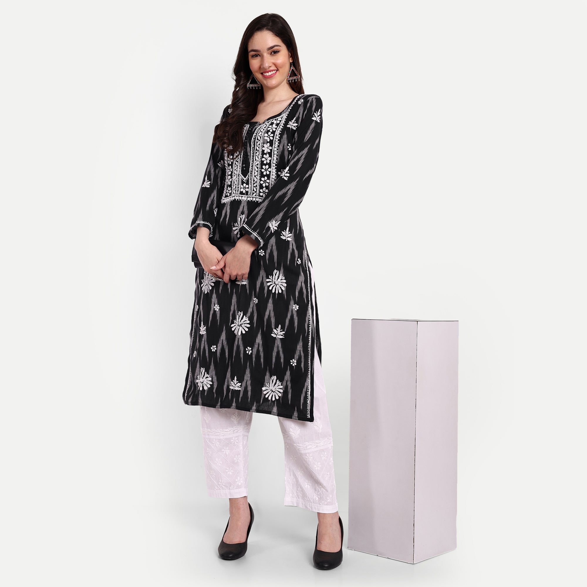 Lucknow Chikankari Hand Embroidered Kurta Ikat Cotton - Indiankala4u