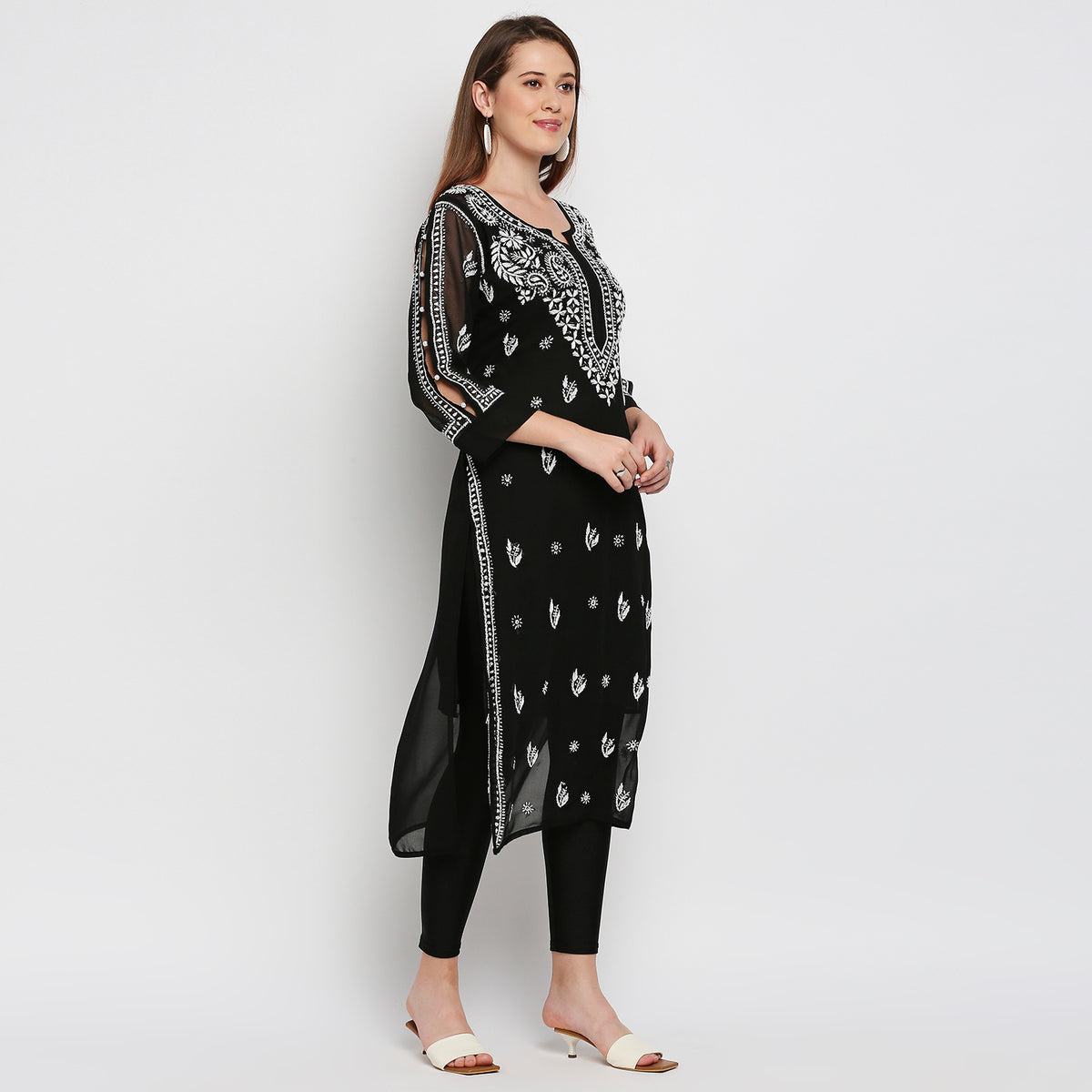 Lucknow Chikankari Hand Embroidered Kurta with matching slip